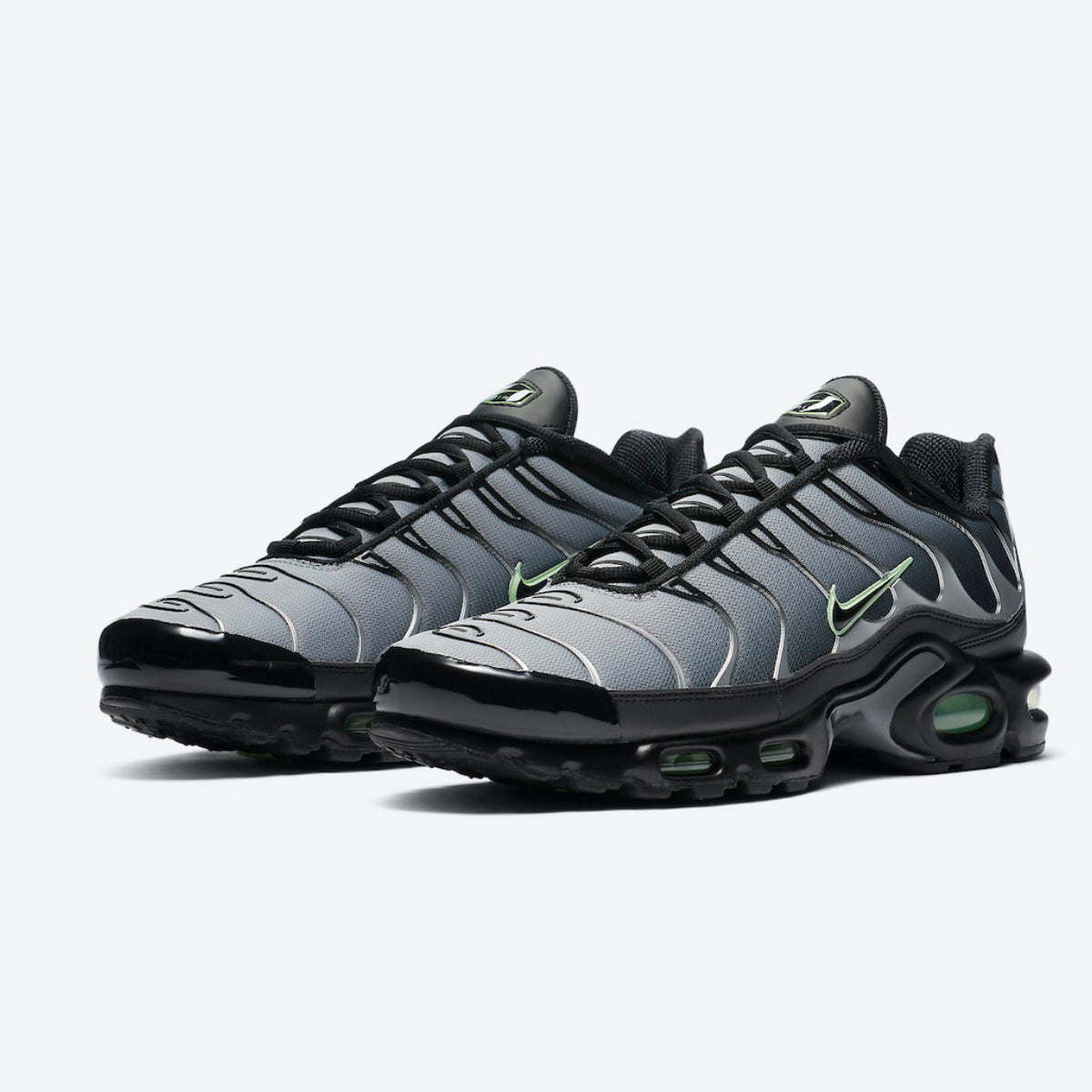 Nike Air Max Plus
Black Particle Grey Vapour Green